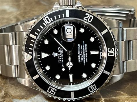 Vendesi Rolex Submariner Date per 8.754 